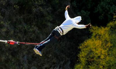 Junggesellenabschied Männer Bungee Jumping